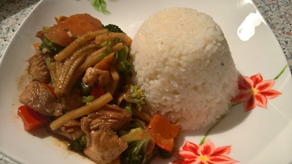 Thai Curry mit Huhn in Kokos-Erdnusssößchen - Madhouse CooKing
